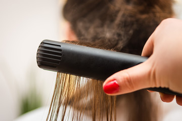 Zabieg keratynowy u fryzjera - Keratin treatment at the hairdresser - obrazy, fototapety, plakaty