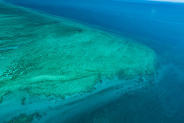 Luftaufnahme beim Helikopter-Rundflug über das Great Barrier Reef