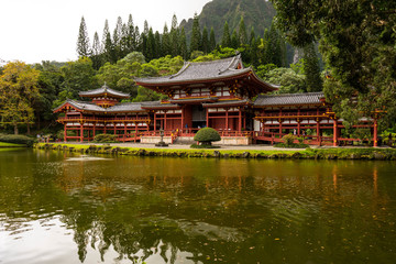 Fototapeta premium Byodo in Temple in Oahu Hawaii landmark