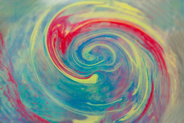 краска в воде кружится