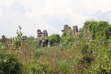 Fototapeta na wymiar ruins of old city