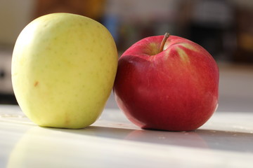apples on the table