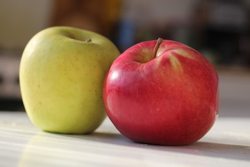 apples on the table