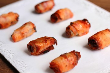 bacon con datil
