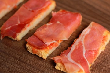 Tostas Jamón con tomate