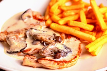 Solomillos con salsa de pimienta
