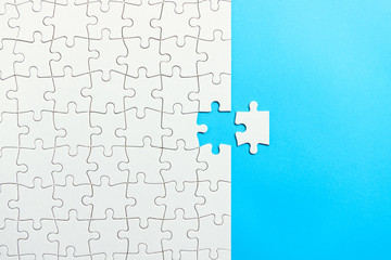 Last piece of white puzzle to complete a mission