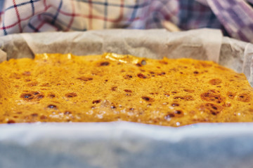 Making honeycomb at home - its messy