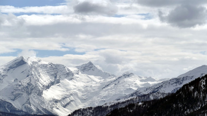 montagne enneigée