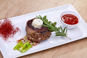steak with asparagus