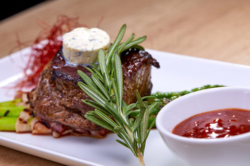 steak with asparagus