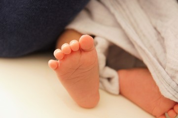 新生児の右足
