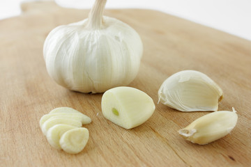 garlic on cutting board