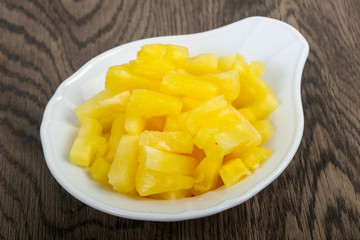 Canned pineapple