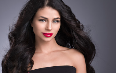 Naklejka premium Beautiful hair woman black long hairstyle model 
