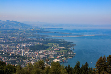 Aussicht vom Pfänder auf den Bodensee in Österreich
