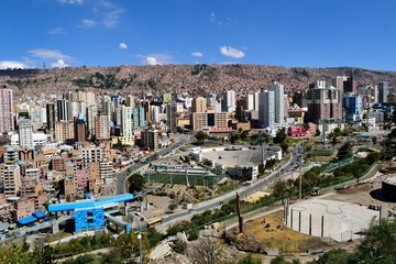 Fototapeta na wymiar paisaje de la ciudad andina de La Paz Bolivia