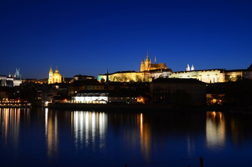 Obraz na płótnie Canvas Hradcany Castle in Prague by night