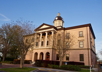 Fototapeta na wymiar Columbia County Courthouse in Lake City, Florida
