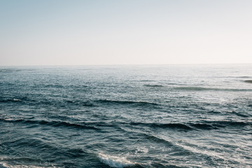 Naklejka na ściany i meble Waves in the Pacific Ocean, in La Jolla, San Diego, California