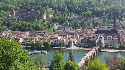 Fototapeta na wymiar Heidelberg am Neckar mit Schloss, Deutschland
