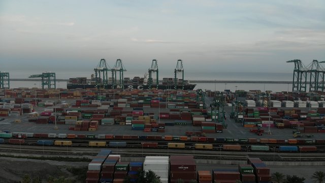 porto merci genova voltri