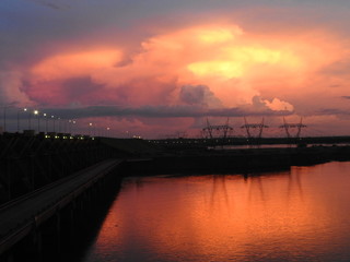 Atardecer en Yacyretá