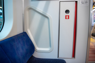 電車内に設置されている消化器