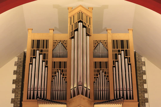 Orgue. Eglise Notre-Dame de Lourdes. / Organ. Church of Our Lady of Lourdes.