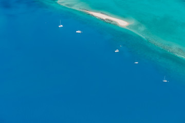 Luftaufnahme beim Helikopter-Rundflug über das Great Barrier Reef © jeho.photography