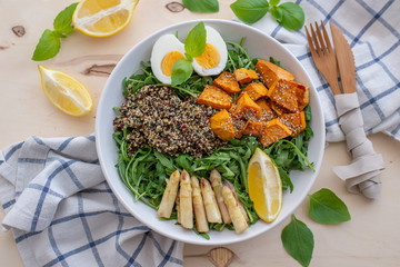 Quinoa salad in bowl 