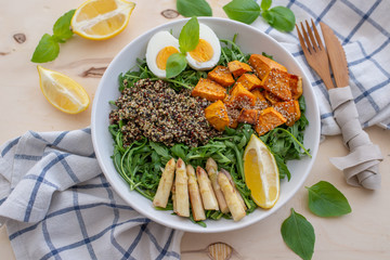 Quinoa salad in bowl 