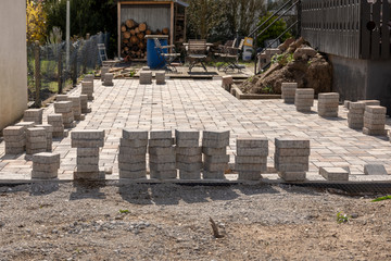 Frisch gepflasterte Hof