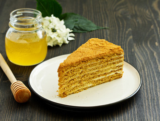 A classic honey cake cake.