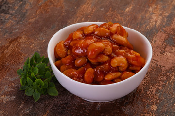 Baked kidney with tomato sauce