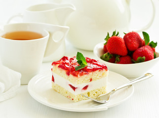 cheesecake with strawberries