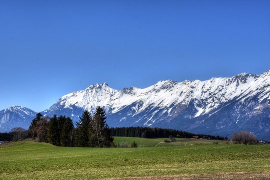 Innsbruck, Hall in Tirol, Hall, Stadt, Landeshauptstadt, Stadt, Inntal, Tal, Nordtirol, Tirol, Nordkette, Alpen, &Ouml;sterreich, Winter, Fr&uuml;hling, Schnee, Eis, Gipfel, Schneeschmelze, Wand, Felswand, Lebe