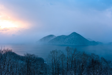 Obraz premium 北海道・冬の洞爺湖