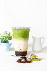 glass, drink, food, beverage, milk, juice, cold, tea, fruit, white, fresh, ice, cocktail, coffee, healthy, cup, alcohol, dessert, sweet, smoothie, isolated, vegetable, green, cream, breakfast