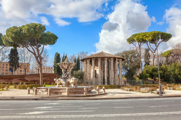 Obraz premium Rome street with ancient architecture 