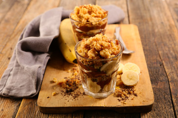 banana and chocolate crumble