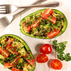 avocado salad with tomato