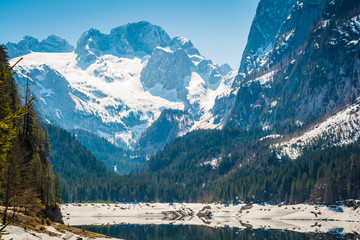 Gosausee mit Dachstein und Gletscher im Salzkammergut in &Ouml;sterreich