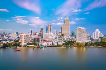 Fototapeta na wymiar Bangkok, Thailand cityscape on the river