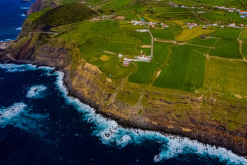 Azoren - Küsten, Wellen, Klippen und Landschaften von Sao Miguel aus der Luft