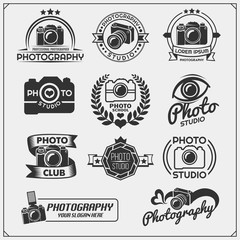 Set of photo studio and photo scool emblems, labels and design elements. Vector monochrome illustration.