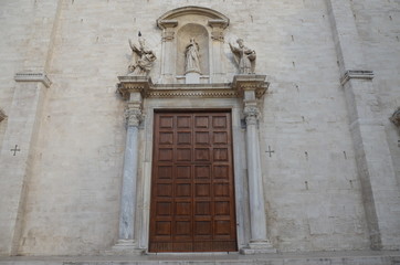 Fototapeta na wymiar Bari, Italy 10.01.2015: The Basilica of Saint Nicholas,in Bari 