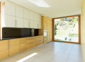 Big wide kitchen
