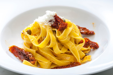 pasta with dried tomatoes