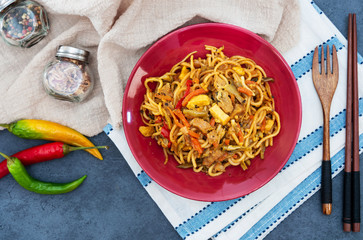 Vegetable noodles with chicken meat preparation